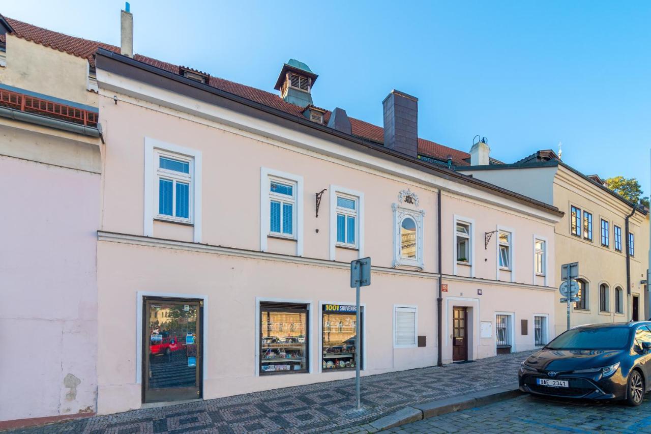 The Bookhouse, 5-Bedroom Residence By Prague Castle Praga Exterior foto