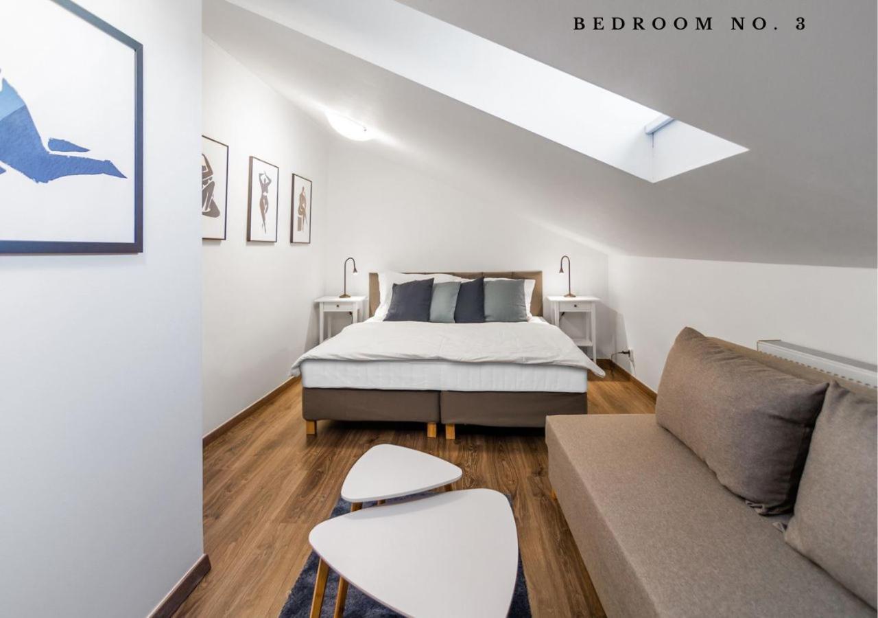 The Bookhouse, 5-Bedroom Residence By Prague Castle Praga Exterior foto
